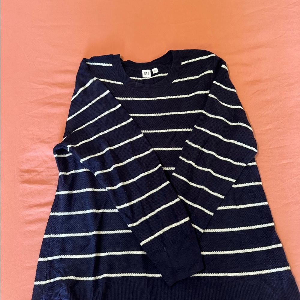 Gap sweater 1 time worn